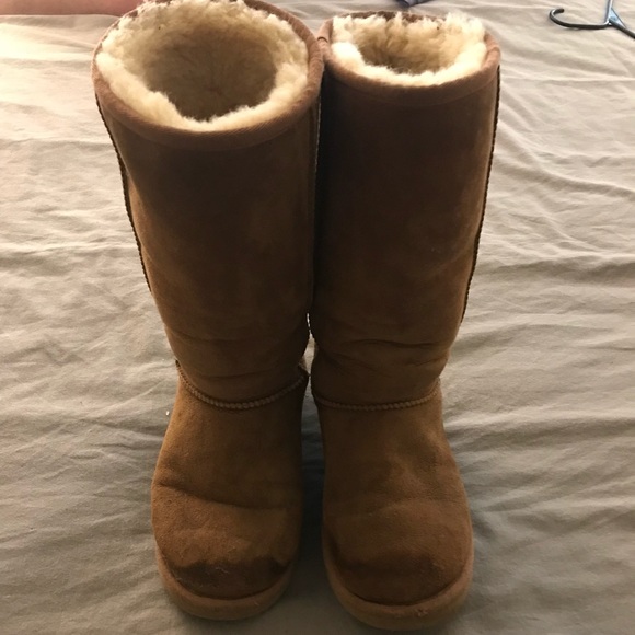 Women’s Ugg Classic Chestnut - Picture 2 of 4